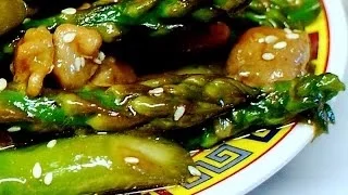 How to cook asparagus? Here is our delicious asparagus recipe! It features other colorful vegetables. 