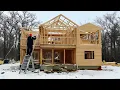 Download Lagu Man bouwt gigantisch huis met twee verdiepingen van hout in 275 dagen