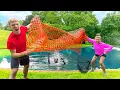 Download Lagu Capturing Mystery Pond Monster Creature in Sharer Family Backyard!! (DIY Underwater Cage)