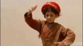 عشرة أغنام في المرعى                       دندنها