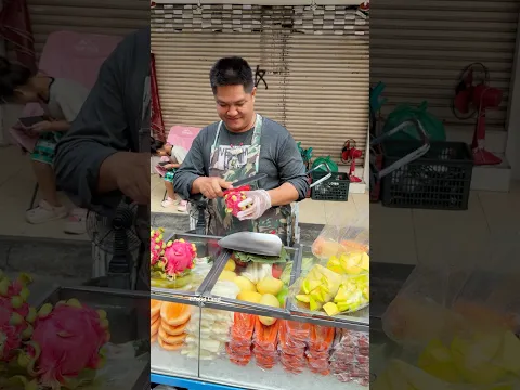 Sliced ​​fresh fruit looks so delicious! 🍉🥭🍍