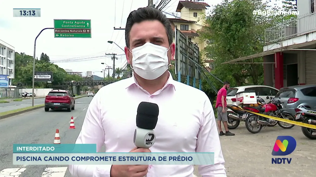 Piscina caindo compromete estrutura de prédio em Blumenau
