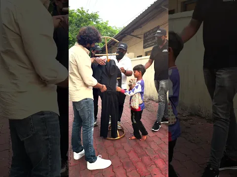 2 लाख का मैजिक सूट 🎩 गरीब जादूगर बच्चे को