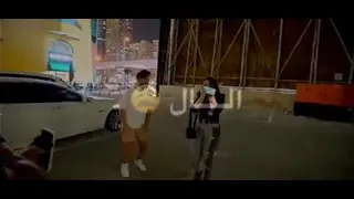 اغاني تيك توك ابص لروحي فجأة لقيتني كبرت فجأة تعبت من المفاجأة ونزلت دمعتي قوليلي ايه يا مرايتي 