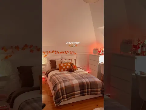 Cozy fall night routine🍂🕯️ #fallvibes #fallnight #nightroutine #cozynight #cozyfall #fallnights