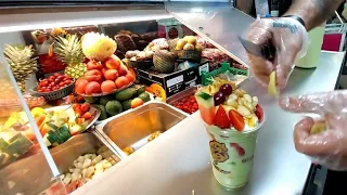 تحضير كوكتيل الفواكه الطبيعي بالقشطة الطازجة والعسل من محل كوكتيل لحود Fresh Fruit Juice 