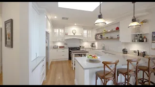 https://i.ytimg.com/vi_webp/8gAQWdA9mNk/mqdefault.webp