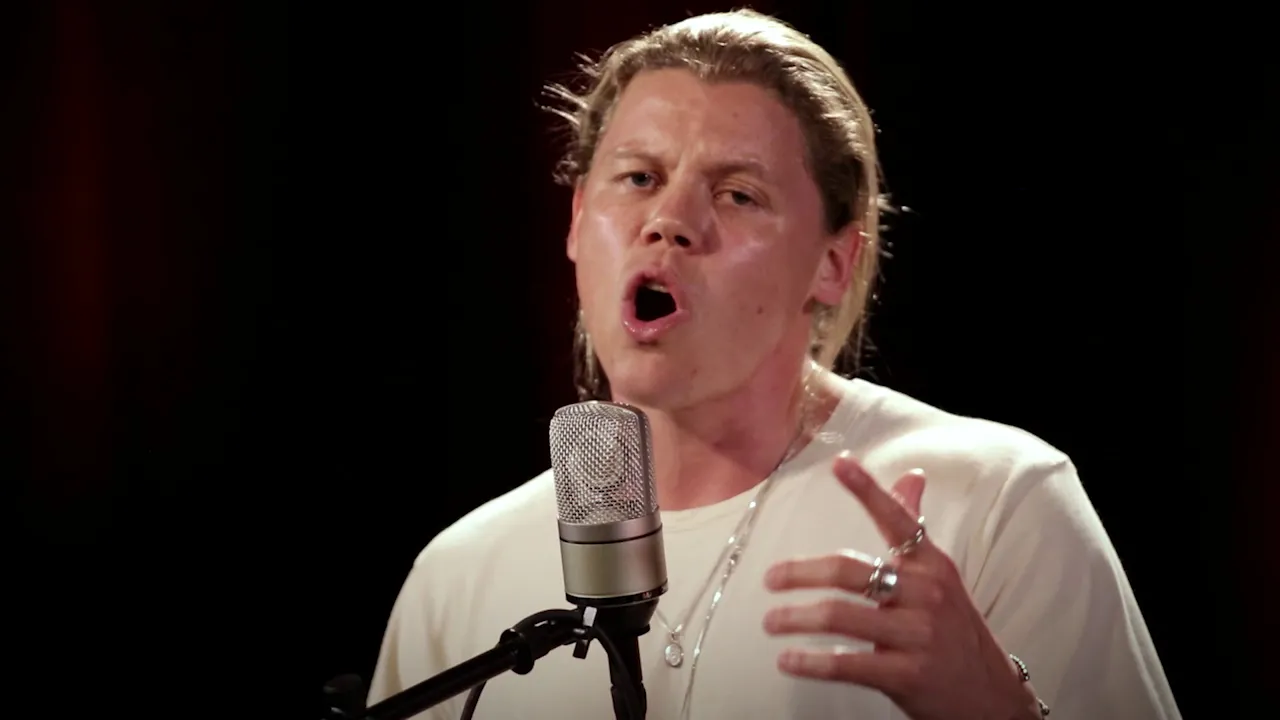 Conrad Sewell - Healing Hands - 7/26/2018 - Paste Studios - New York, NY