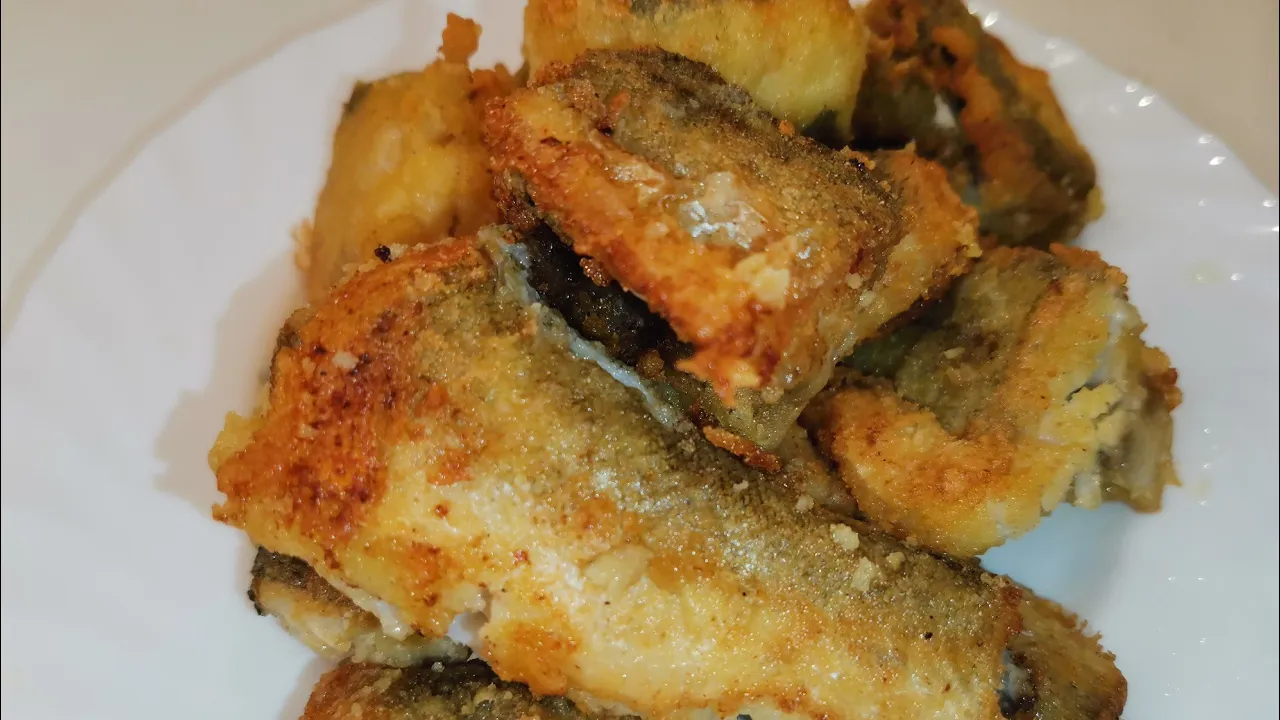 Навага в духовке. Как пожарить навагу. Навага жареная. Дальневосточная навага. Рыба навага жареная.