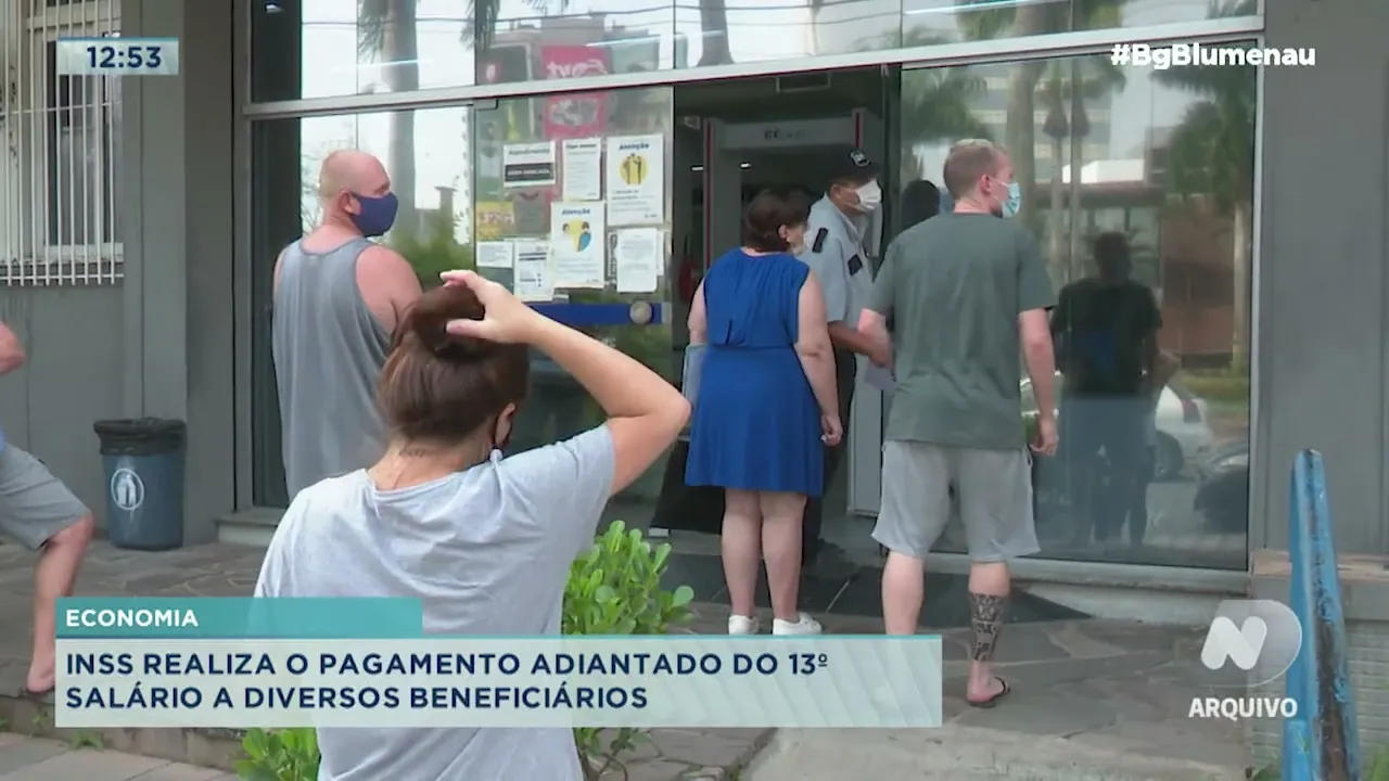Economia: INSS realiza pagamento adiantado do 13º salário a diversos beneficiários