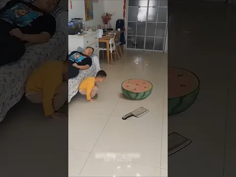 अब इतना बड़ा तरबूज कौन काटेगा 🤯#Catsoftiktok #CatLovers #cat #cute #FunnyCats#catcartoon#fyp