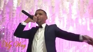 سمارا يغني في عرسو                    دندنها