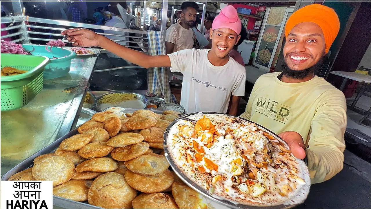 2 Brothers sell Aloo Chaat, Tikki Chole in Punjab Street Food