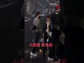 Touched seeing his assistant move the chair so Xiao Zhan wouldn’t trip ❤️