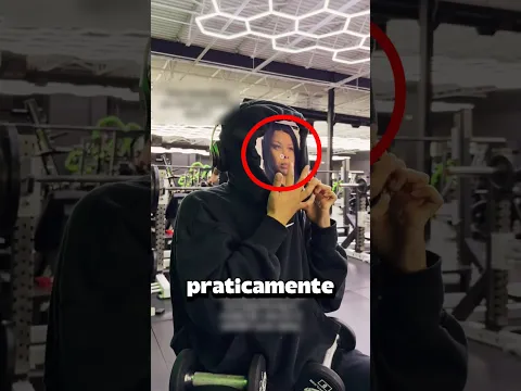 ELA CRIOU UM CLONE π±π€―