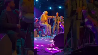 مسارح و سيما                         دندنها