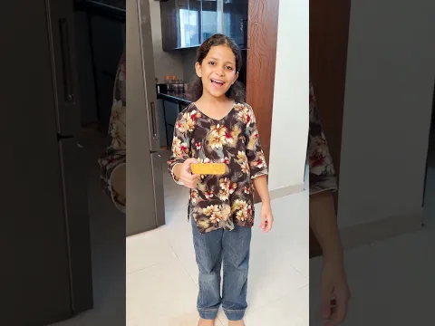 Assman say burger ki barish #aditisharma #shorts #youtubeshorts