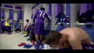 محمد صلاح فى غرفه خلع الملابس قبل مباراة لاتسيو 