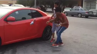عايش وخلاص دندنها