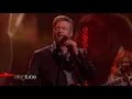 Blake Shelton Performs 'Hell Right'