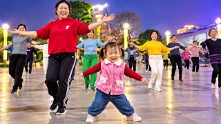 Happy dance with cute dancer ππ€π€#viralvideo #funnydance #fypviral