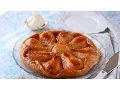 Gekarameliseerde peer-gembertaart (Tart Tatin)
