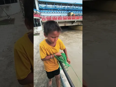 बच्चे ने कैसे निकले 1 हजार रुपए चुम्बक से 😲 ll #shorts #viral #short #trending #ganga #chumbak