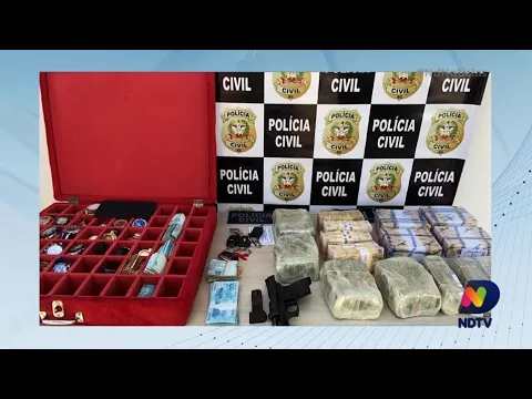 Imóveis, carros de luxo e dinheiro: Polícia Civil prende candidata a vereadora de Itajaí