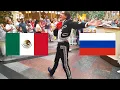 Download Lagu Mexicanos causan alboroto en Rusia - Flashmob Centro Comercial GUM, Moscú Rusia