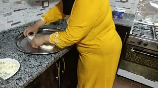 روتين يومي كان عندي شويه دقيق قررت اقوم ادلع عيالي واعملهم حاجه سريعه علي العشاء لزوم المذاكرة 