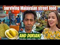 Download Lagu Mijn Thaise man eet voor het eerst Kuala Lumpur-straatvoedsel en doerian