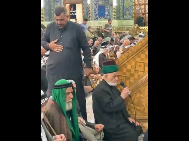 ⁣السيد مهدي الشيرازي في محراب الصلاة الحرم الحسيني