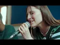 Yami Safdie, Milo J - El Bolero (acústico)