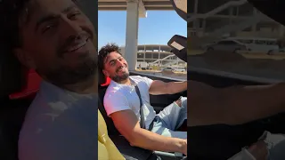 أنا مش معاك حسب الظروف  أنا معاك في كل الظروف    ماتيجي واللي يحصل يحصل   من ألبوم  مش هتكرر  دندنها