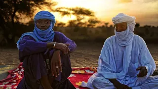 اغاني الطوارق اجمل اغاني الصحراء الطوارق مع الجمال الصحراوي 