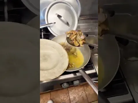 1 MINUTE. FULL FIRE. REAL KITCHEN. Shorts #ChefLife #POVkitchen #italianfood