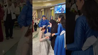 الام هي الدنيا       دندنها