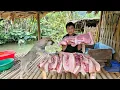Lagu Nam bought some black pork to make smoked meat and cooked a delicious rice dish to share with Mun