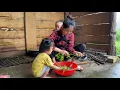 Download Lagu The poor family of a 20-year-old single mother is struggling to raise two young children.