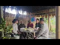 Lagu Tuyết invited the two old women and Dinh to her house for Tet (Lunar New Year).