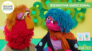 Es hora de hablar | Elmo y sus padres o cuidadores manejan los grandes sentimientos