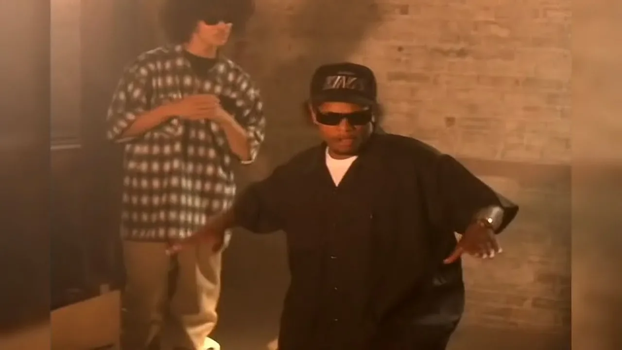 Bone Thugs-N-Harmony & Eazy-E - Foe Tha Love of Money (Explicit) [720p]