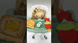 Toddler will love playing chef with this adorable lunch set