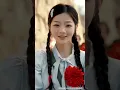 廢材小夥穿越饑荒年被人瞧嘲諷欺負，怎料下一秒覺醒無敵物資系統，同村美女們被小夥徹底折服，搶著給他生孩子，小夥徹底走上人生巔峰！