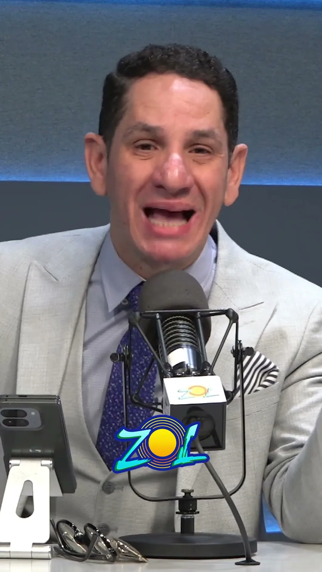 MÁS CALLES NO RESUELVEN EL TRÁNSITO