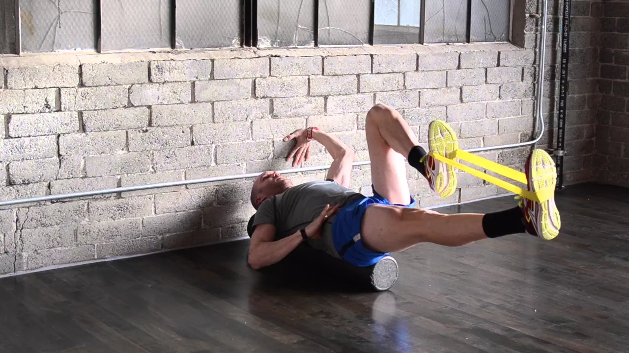 Single Arm Bicycle Bug on Foam Roller | Chris Johnson PT