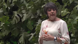 Sapateiro faz Sapato, Professor faz Gente | Lourdes Atié | TEDxSaoPaulo