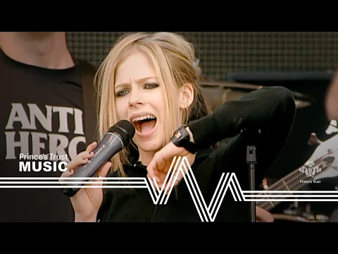 Download MP3 Avril Lavigne - Sk8er Boi (The Prince's Trust Party In The Park 2004)