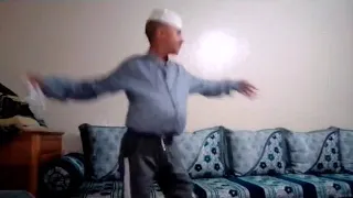 الحاج الزهواني فاش كيسمع الموسيقى 