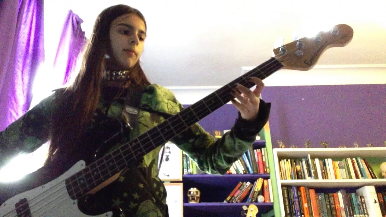 What Do I Get - The Buzzcocks - Bass cover What Do I Get - The Buzzcocks - Bass cover